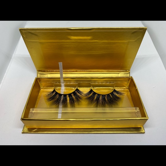 JHaley Beauty LLC Luxury Mink Lashes - Picture 7 of 10